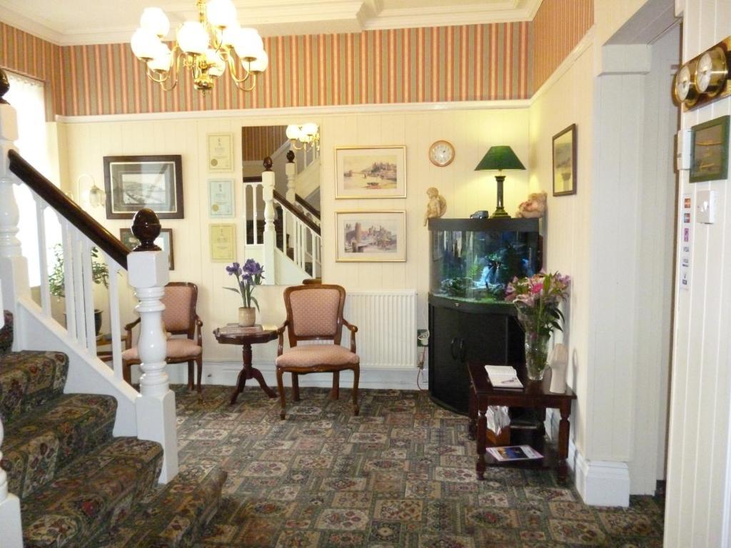لاندودنو Cornerways Guest House المظهر الخارجي الصورة